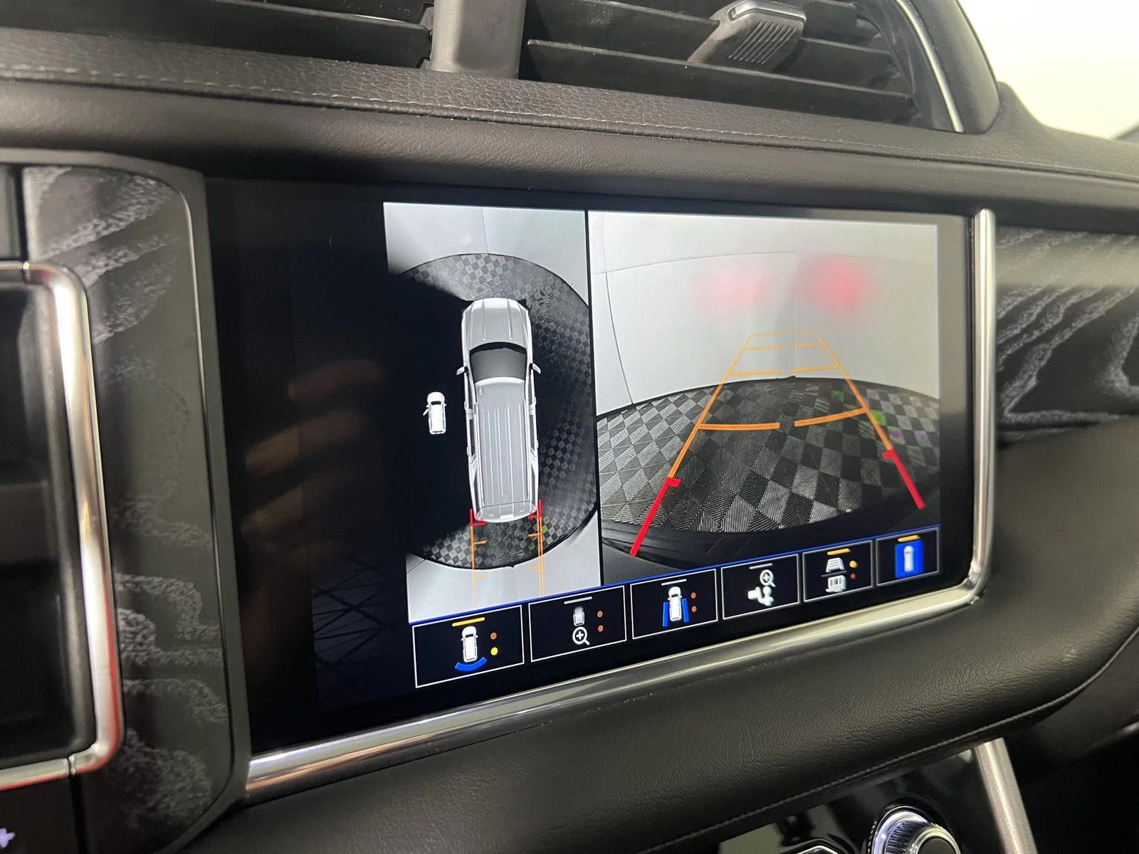 Used 2023 Onyx Black GMC Denali image 21