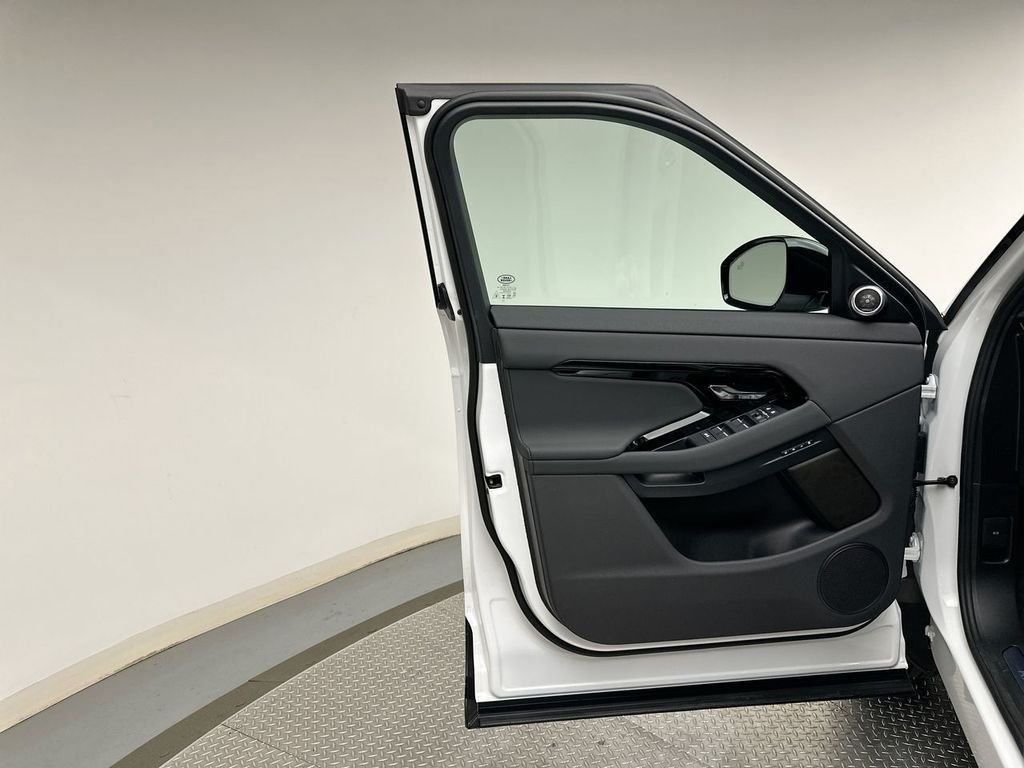 New 2026 Fuji White Land Rover S image 17