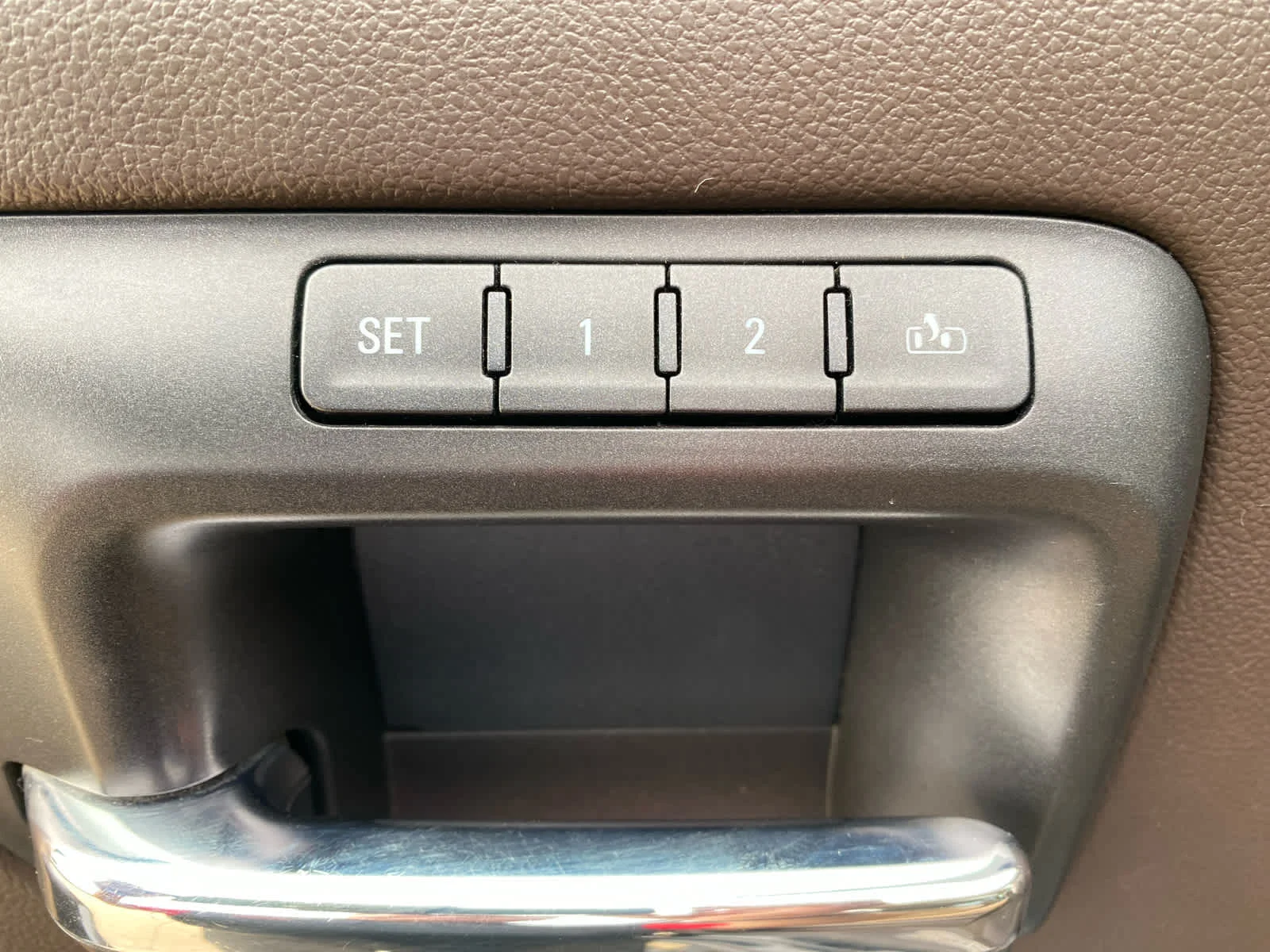 Used 2018 ONYX BLACK GMC Denali image 7