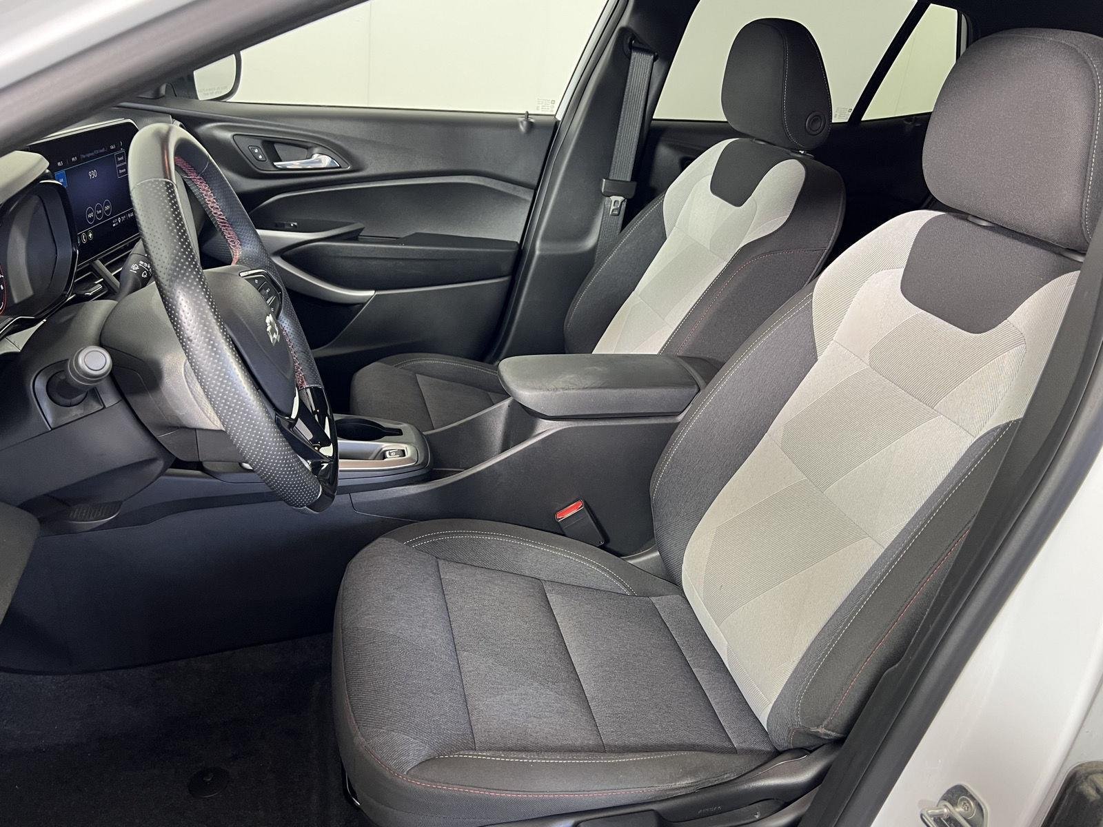 Used 2024 Summit White Chevrolet 1RS image 5