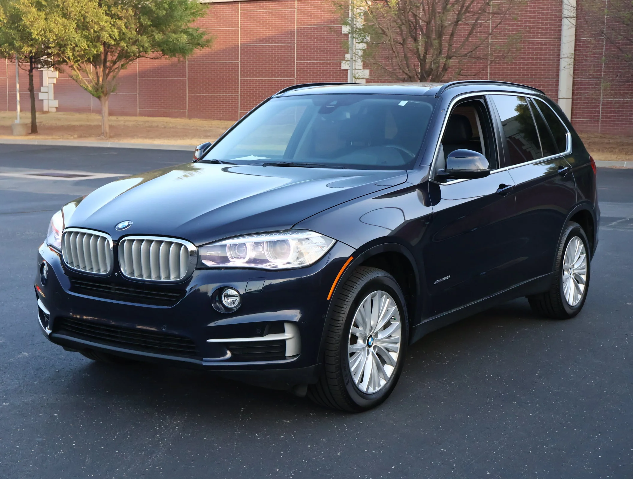 Used 2015 Blue BMW xDrive50i image 33