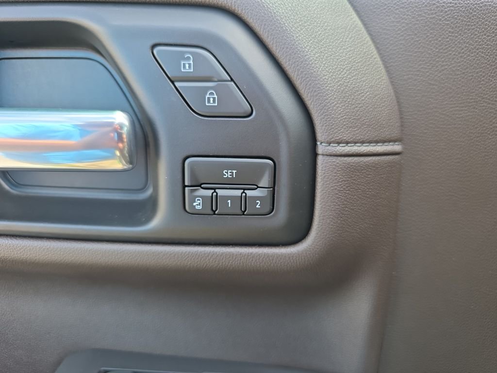 Used 2021 Black GMC Denali image 18