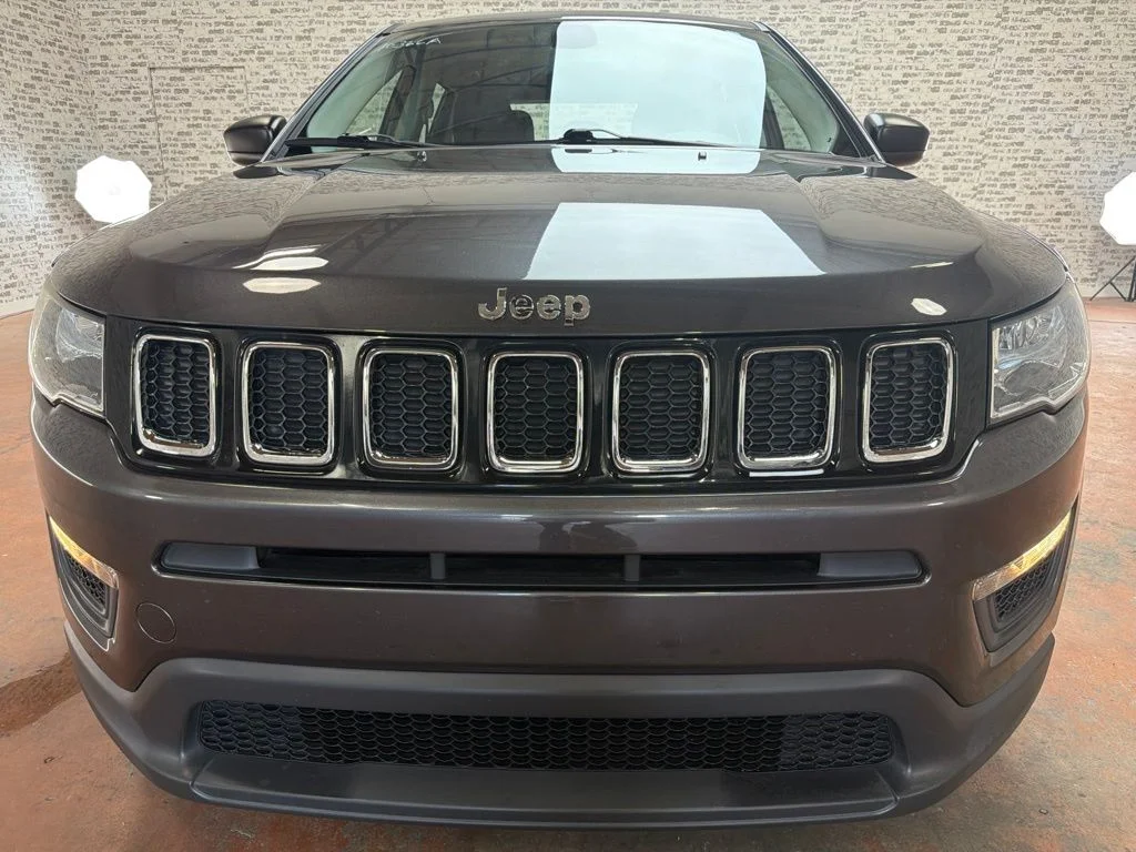 Used 2020 Granite Crystal Metallic Clearcoat Jeep Sport image 2
