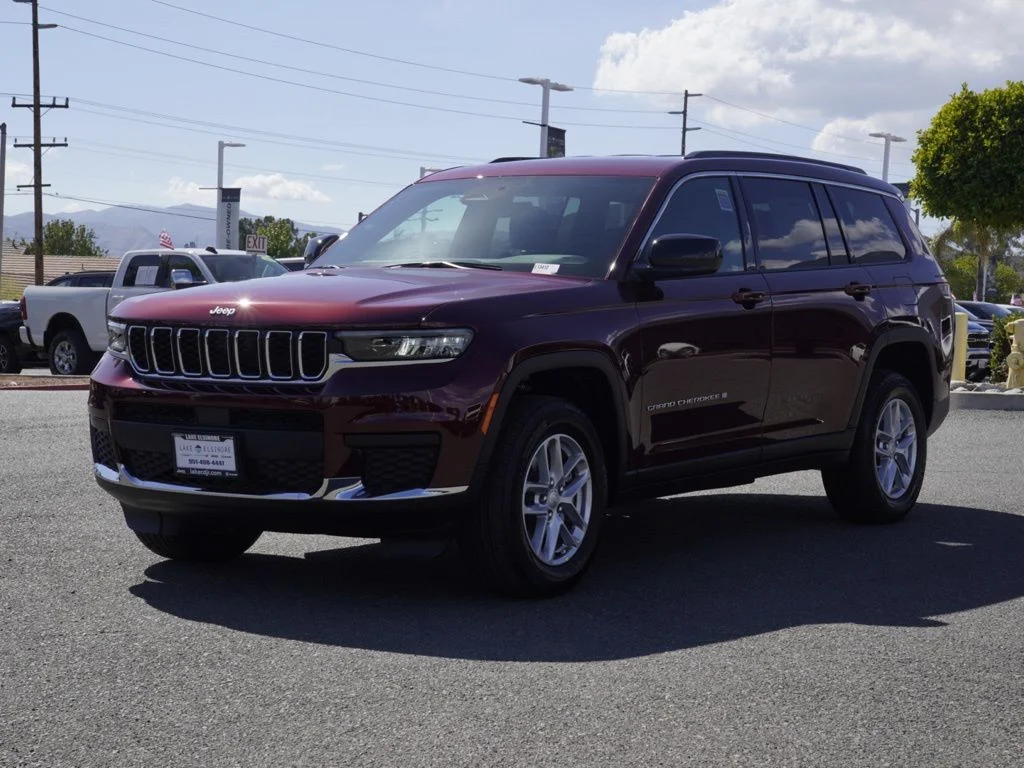 New 2026 Velvet Red Pearlcoat Jeep Laredo image 8