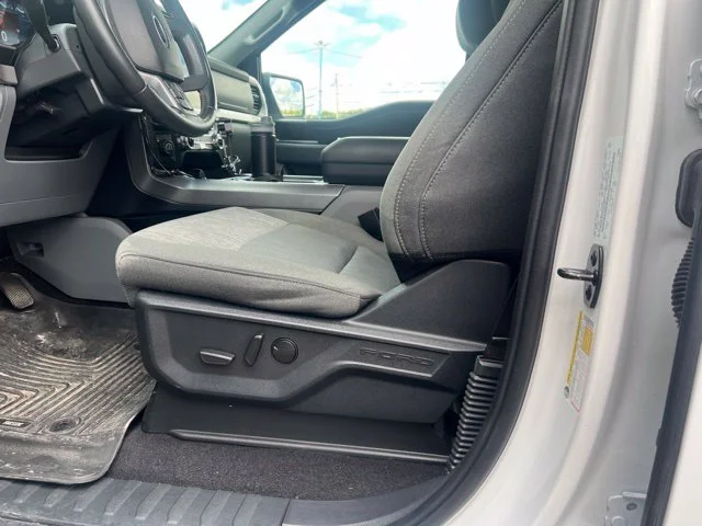 Used 2023 Oxford White Ford XLT image 12