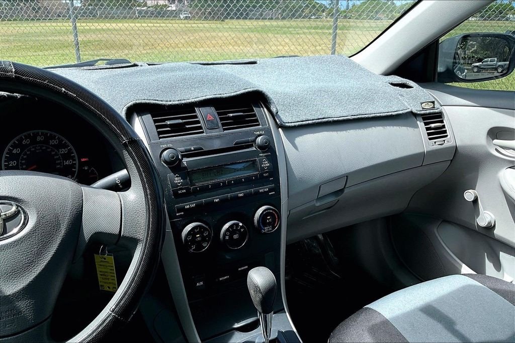 Used 2009 Silver Toyota Base image 6