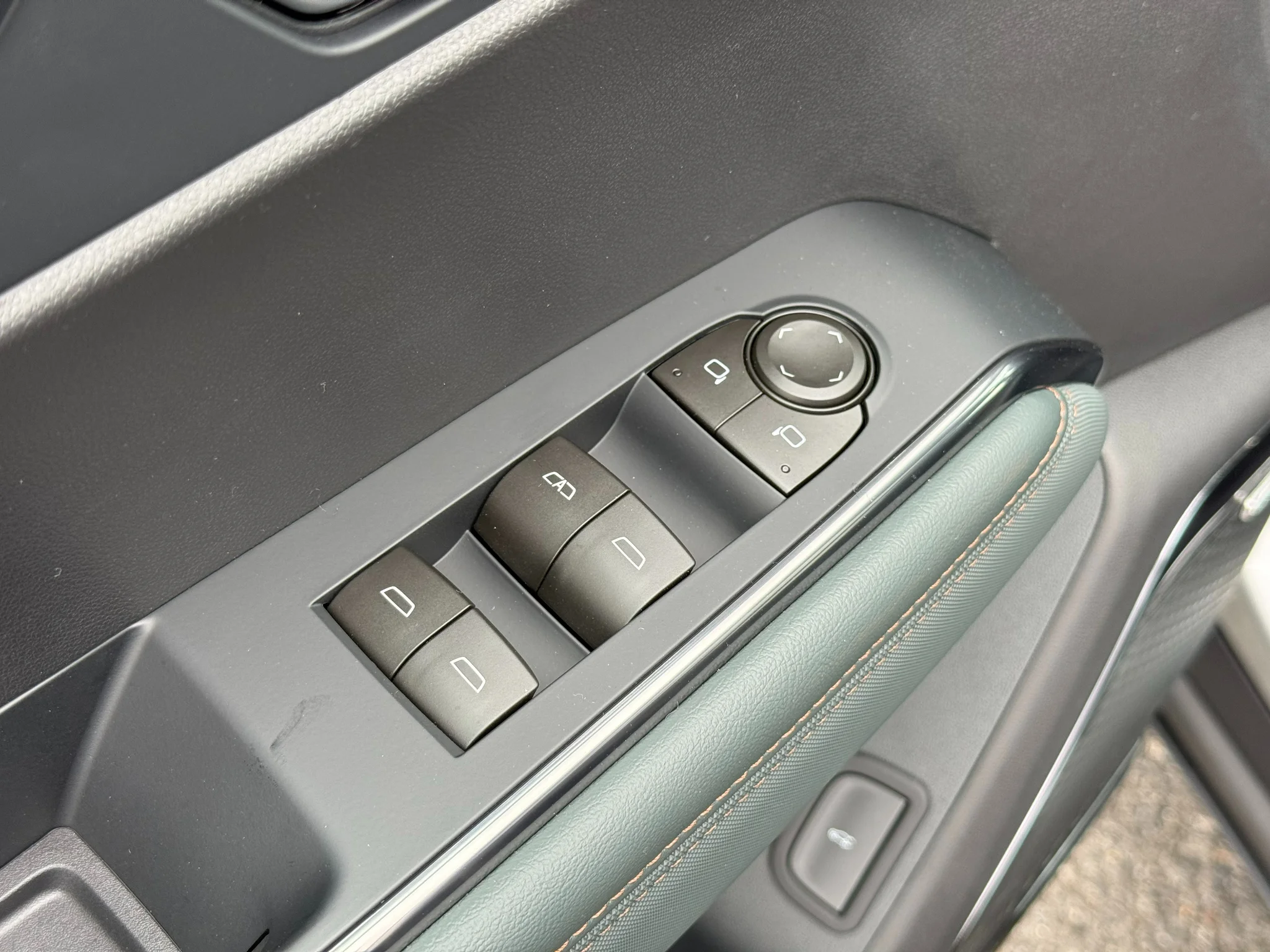 New 2027 Sterling Metallic GMC AT4 image 21