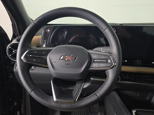 Used 2026 Mosaic Black Metallic Chevrolet ACTIV image 10