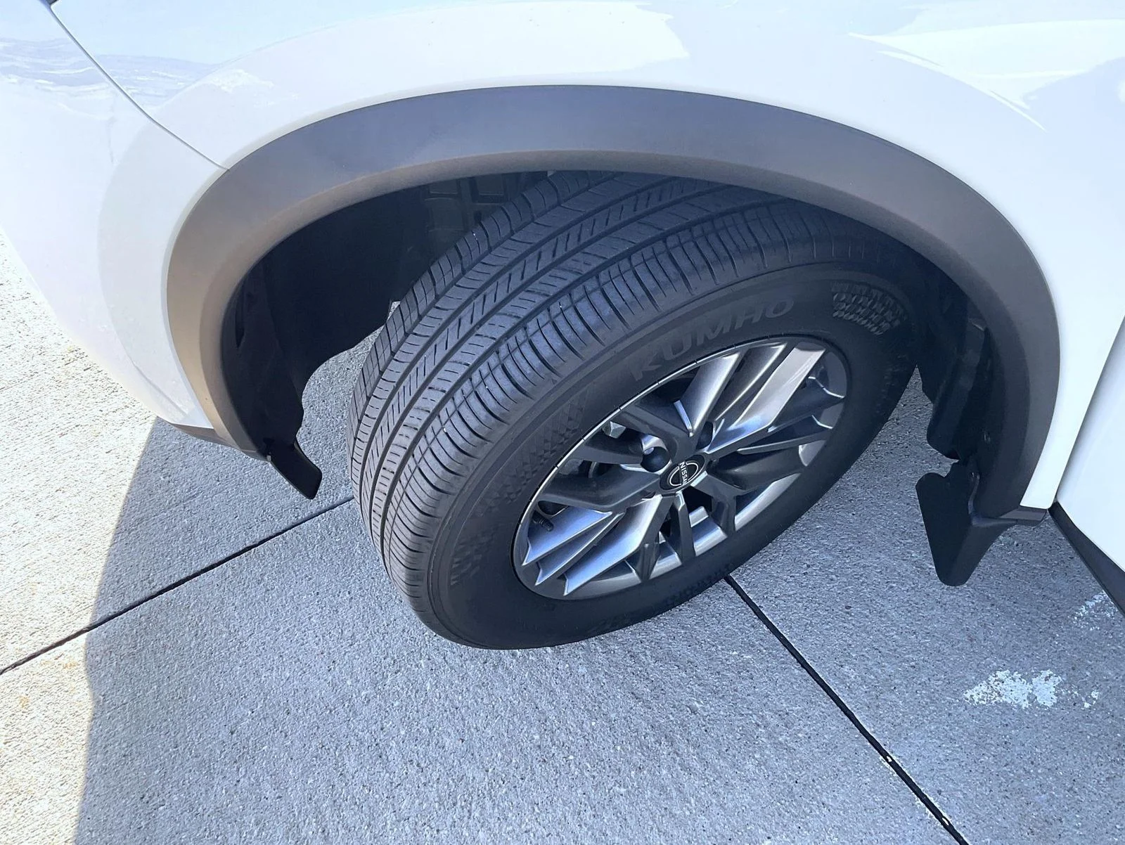 Used 2023 White Nissan S image 23