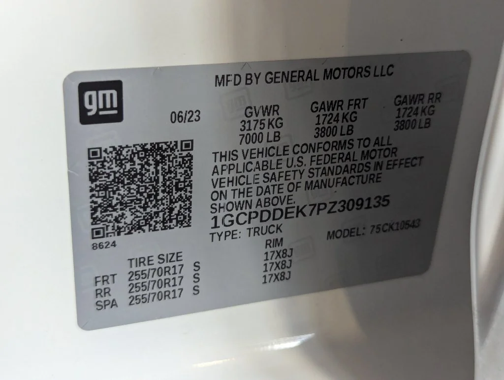 Used 2023 White Chevrolet LT image 31