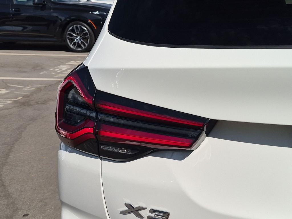 Used 2024 White BMW xDrive30i image 27