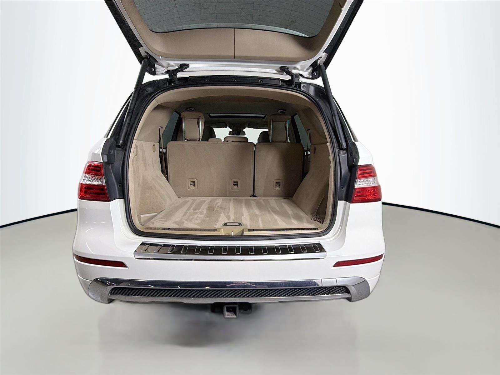 Used 2014 Polar White Mercedes-Benz ML 350 image 24