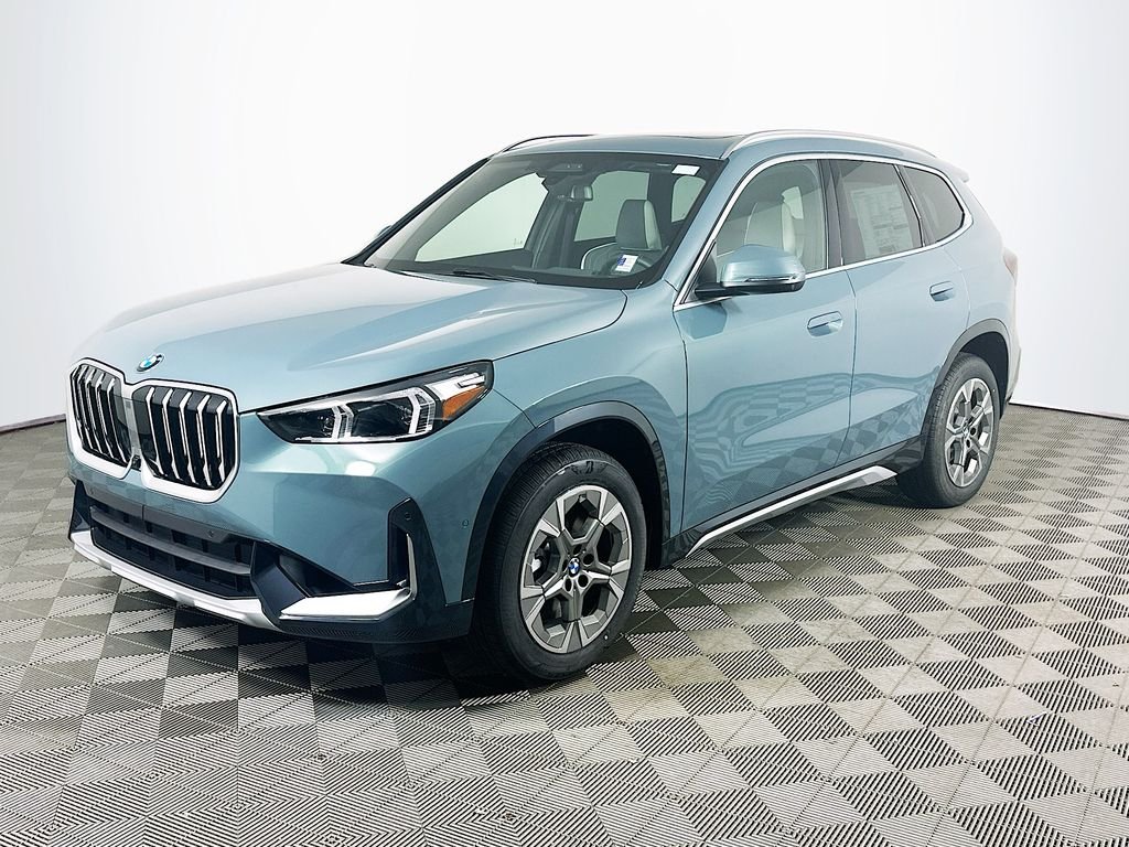 Used 2026 Green Metallic BMW xDrive28i image 1