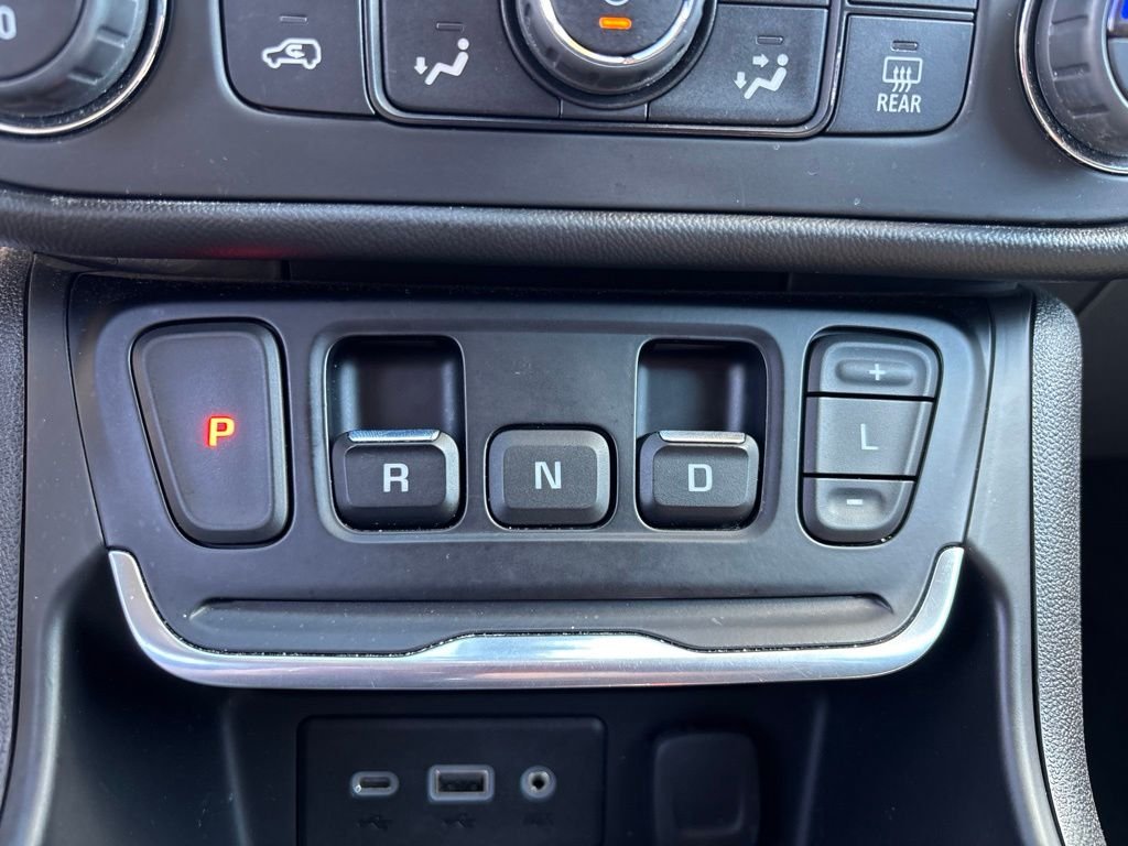 Used 2020 Blue GMC SLE image 29