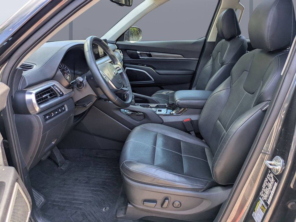 Used 2021 Gray Kia EX image 22