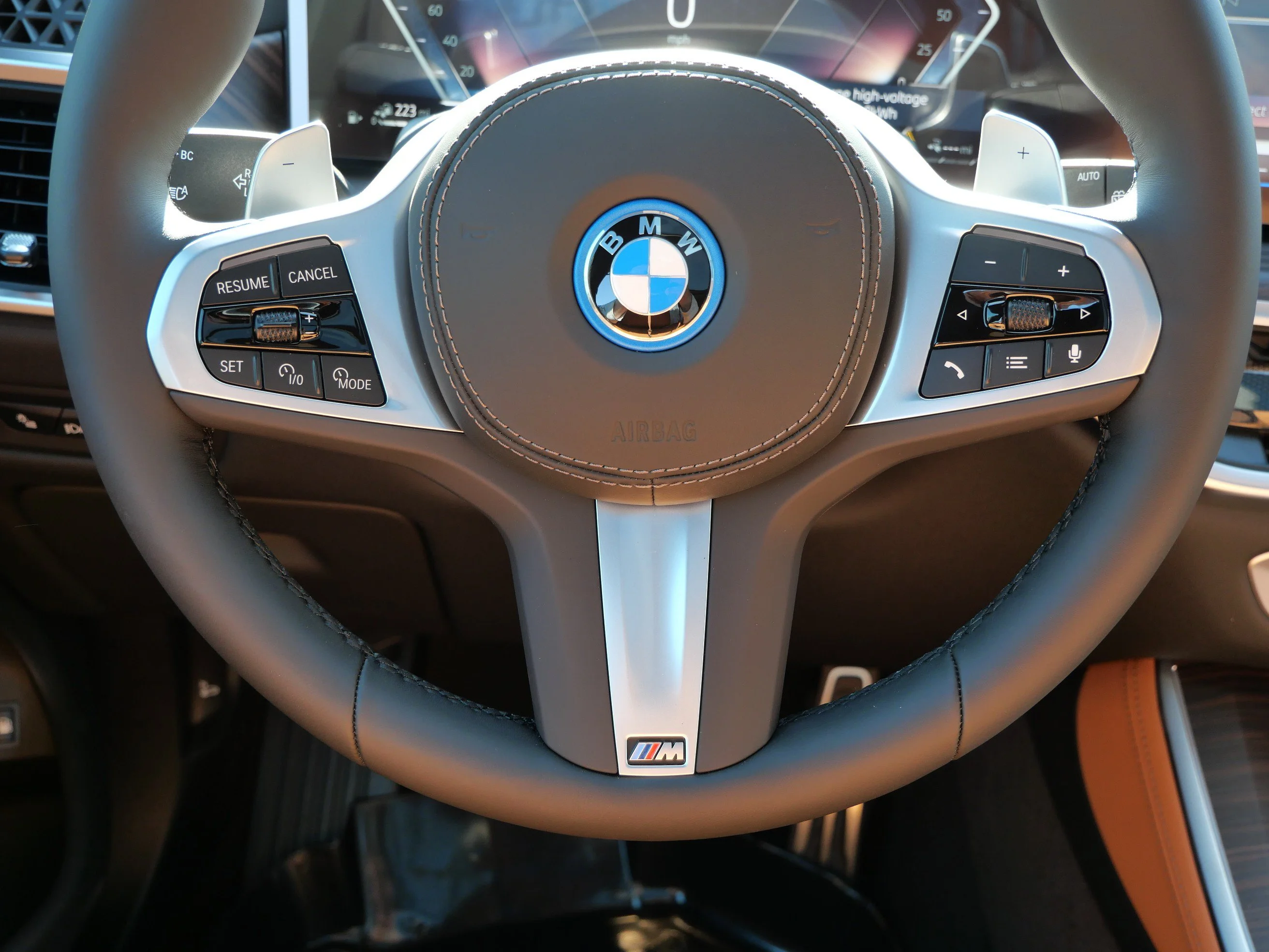 New 2026 Manhattan Green Metallic BMW xDrive50e image 8