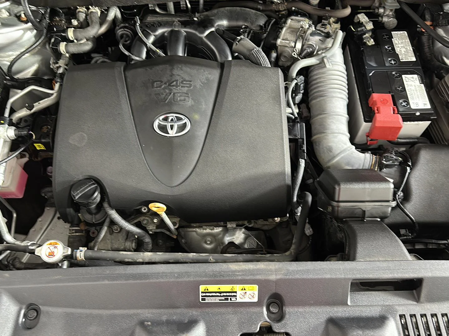 Used 2022 Celestial Silver Metallic Toyota XLE image 23