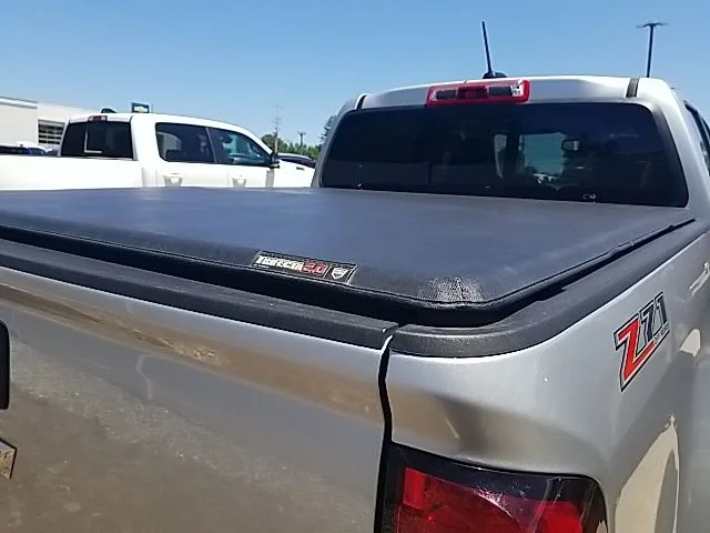 Used 2020 Silver Chevrolet Z71 image 23