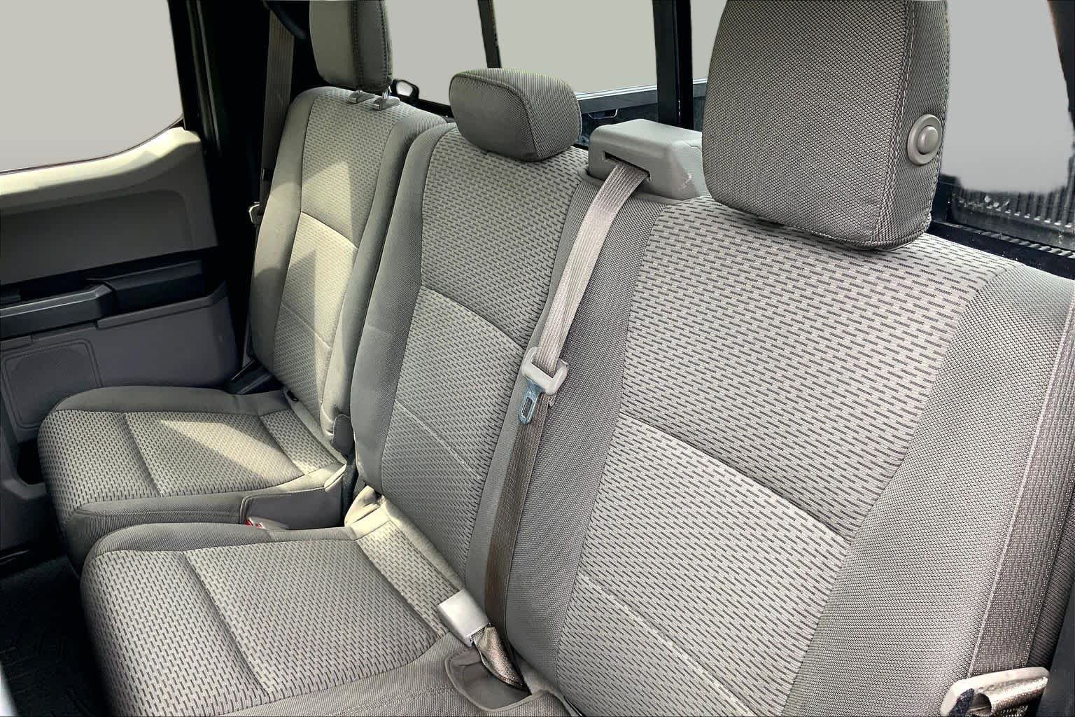 Used 2015 Blue Jeans Metallic Ford XLT image 21