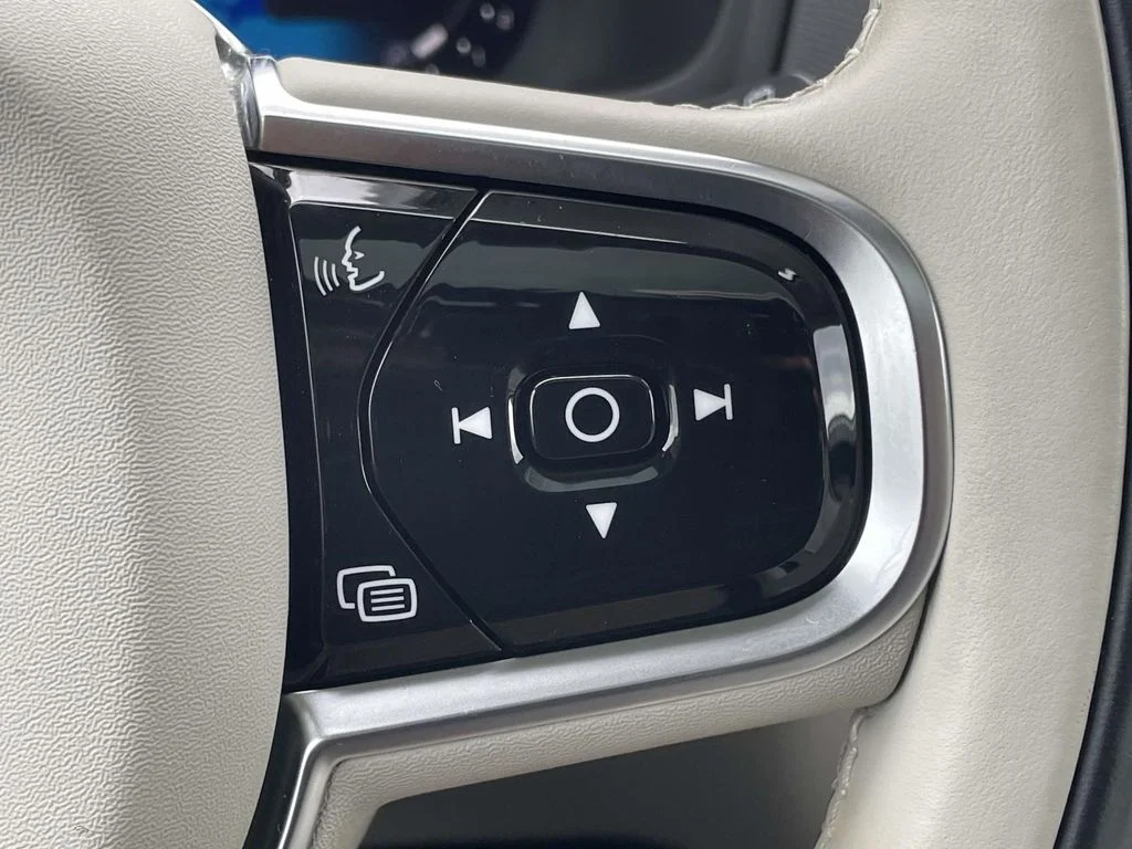 2023 Volvo XC90 Plus - Photo 11