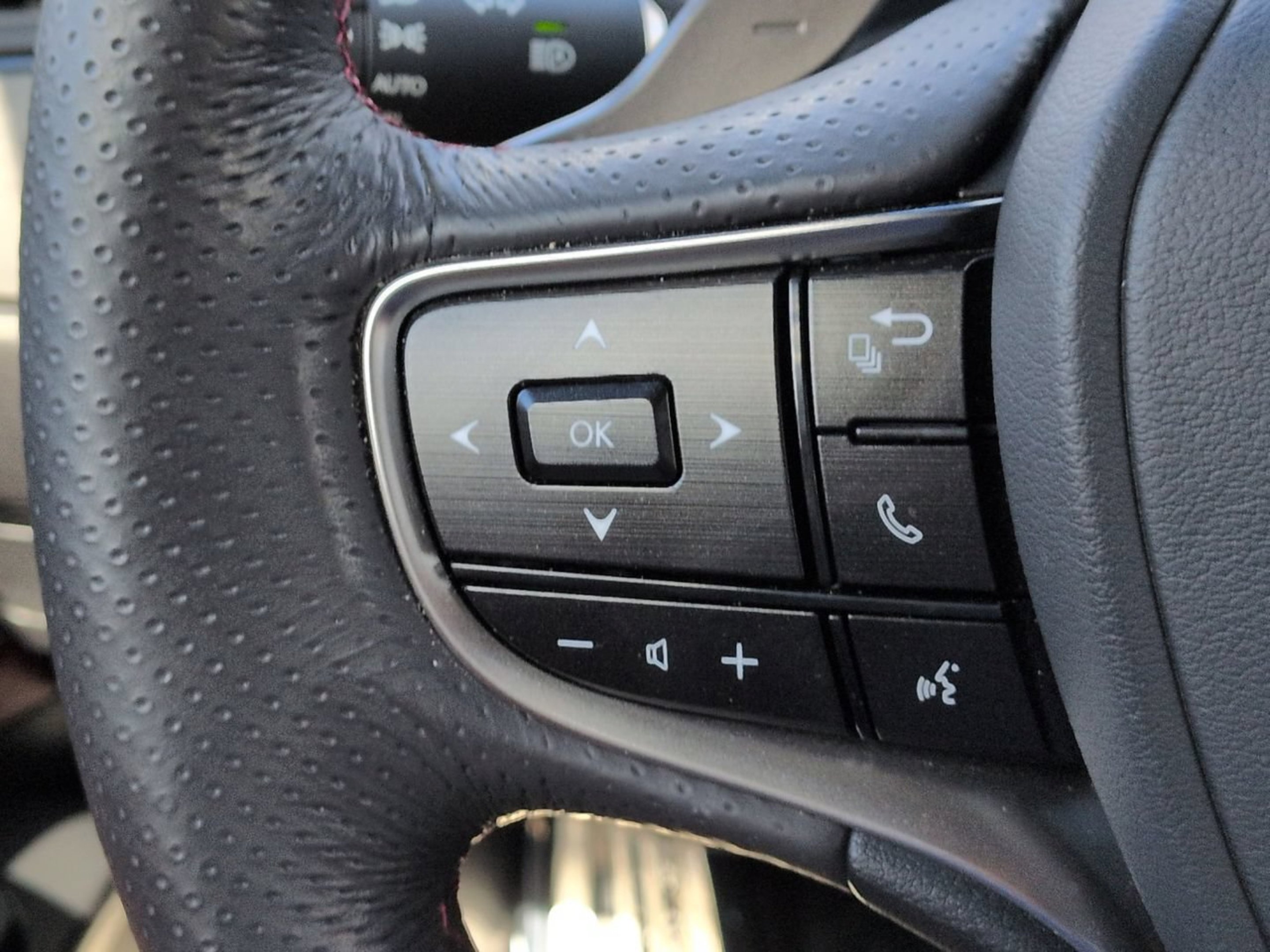 Used 2022 Iridium Lexus 350 F Sport image 24