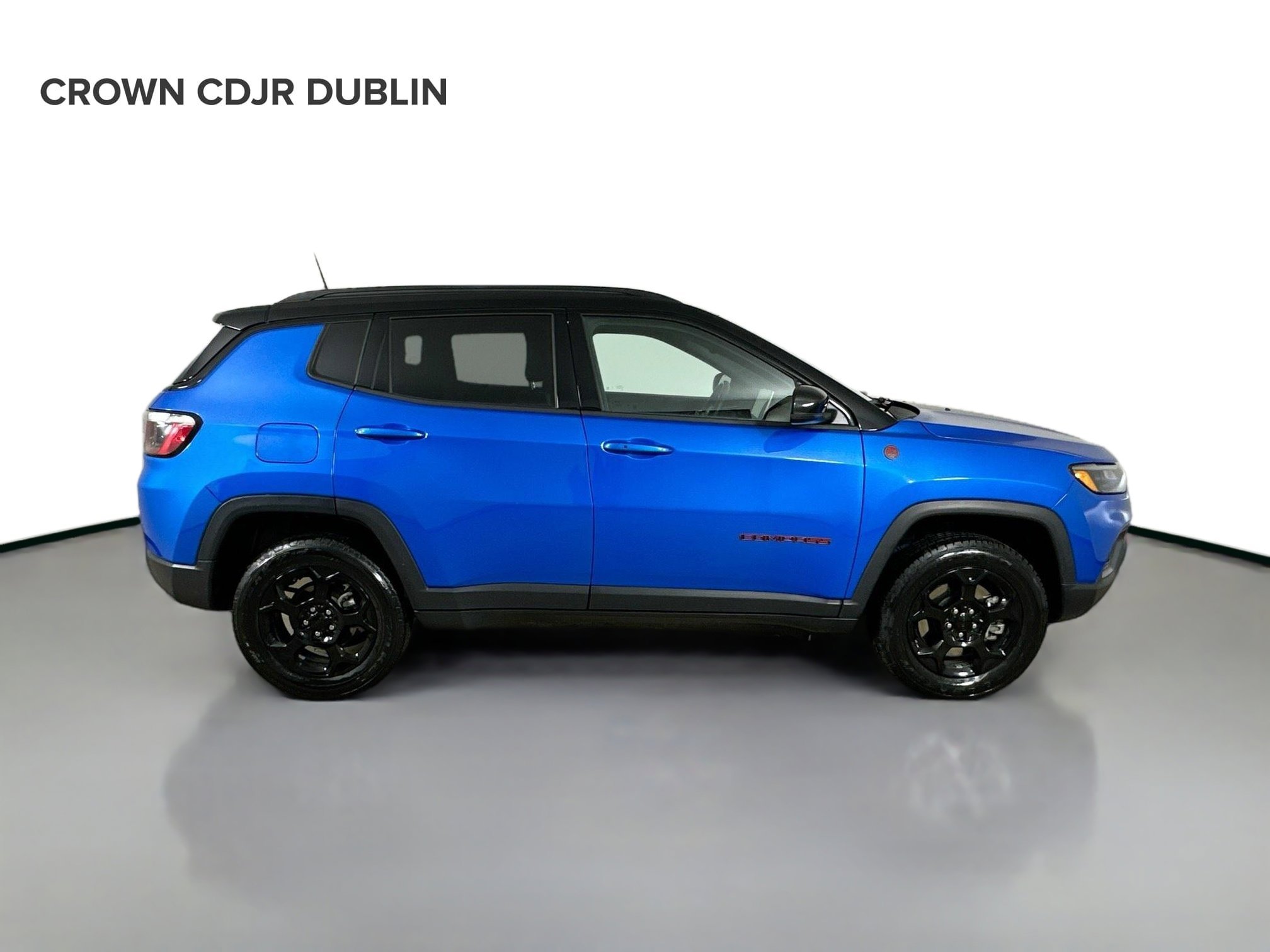 Used 2024 Hydro Blue Pearlcoat Jeep Trailhawk image 4