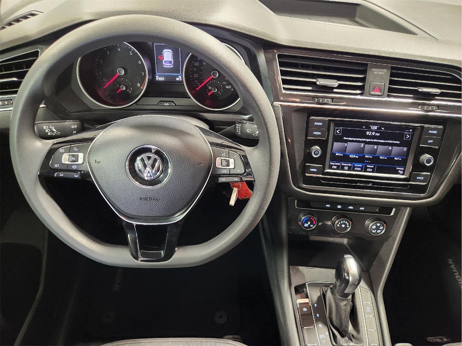 2020 Volkswagen Tiguan photo 25 of 32