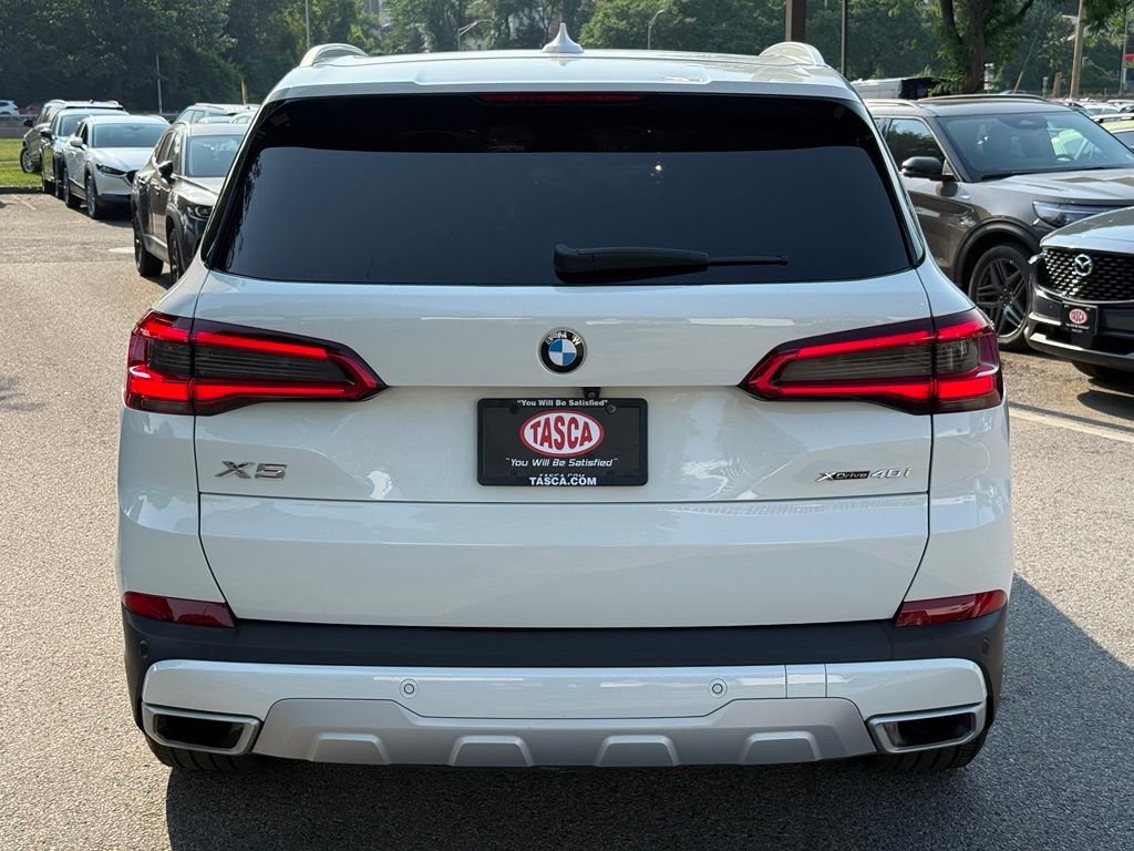 Used 2020 White BMW xDrive40i image 9