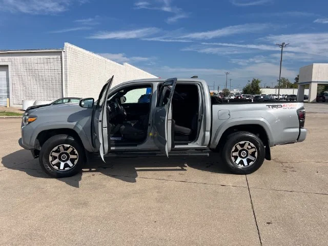 Used 2018  Toyota TRD Sport image 3