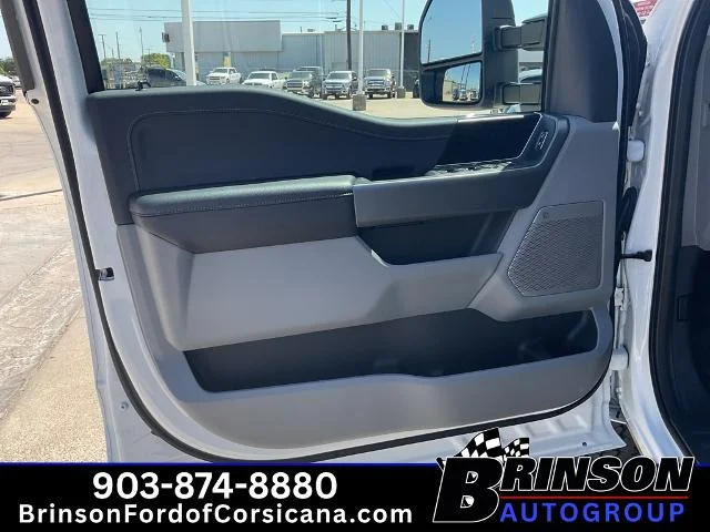 New 2026 Oxford White Ford F-250® XLT image 30