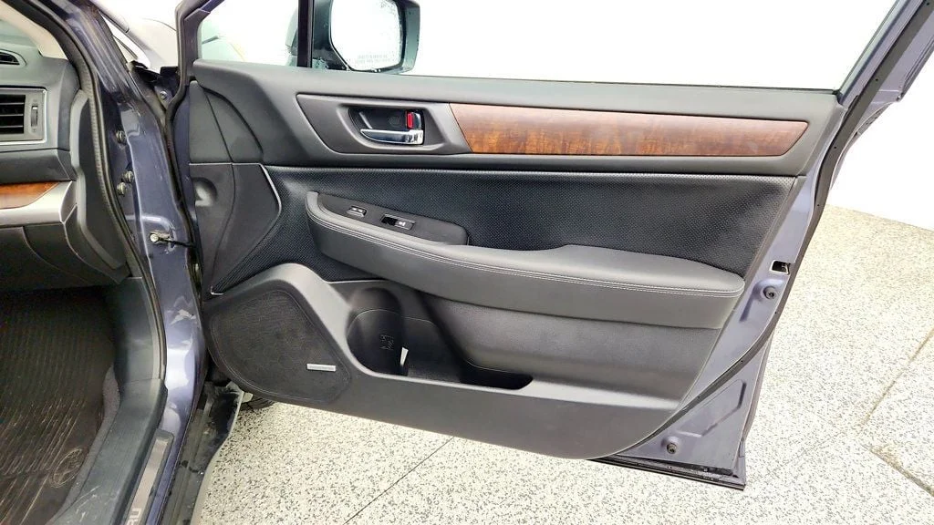 Used 2016 Carbide Gray Metallic Subaru 4dr Wagon 2.5i Limited PZEV w/ Moonroof, Navigation & EyeSight image 26