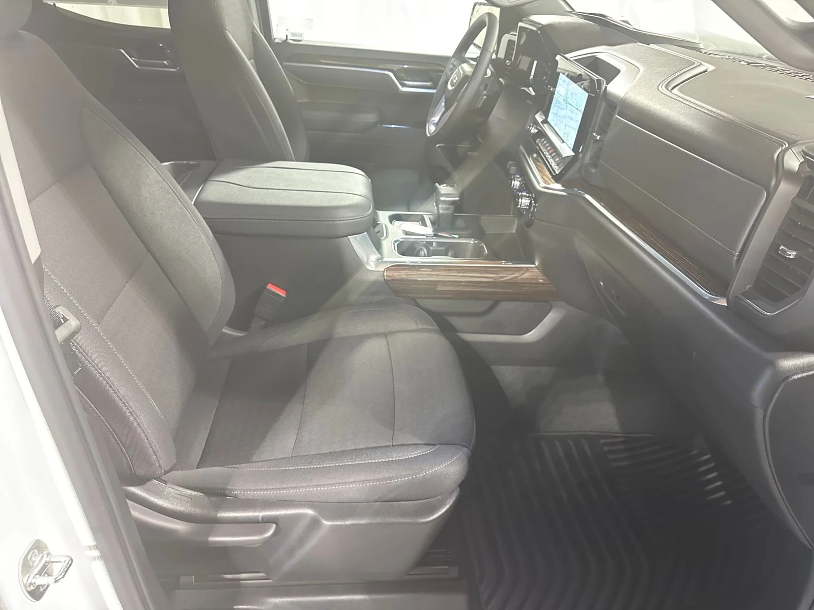 Used 2026 Summit White GMC Elevation image 29