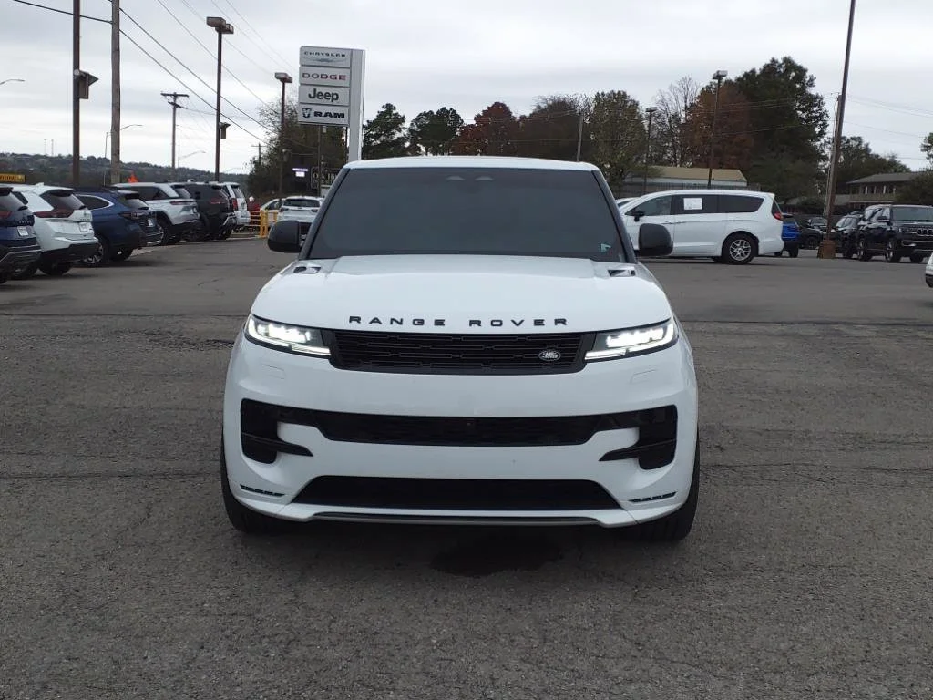 Used 2024 White Land Rover Dynamic SE image 20