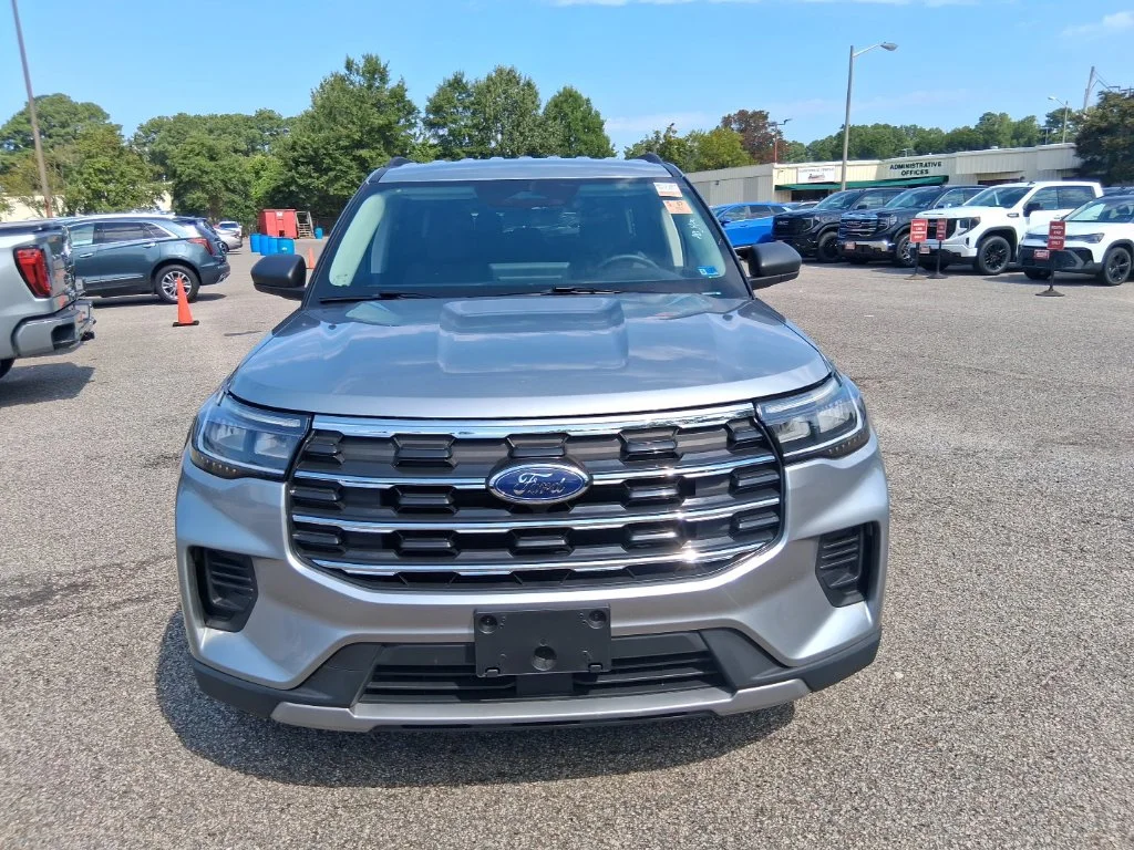 Used 2025 Silver Ford Active image 2