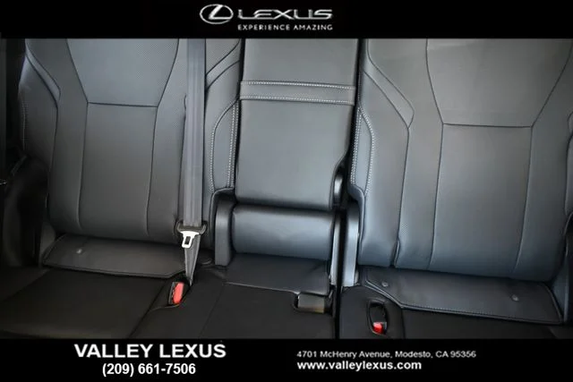 2026 Lexus LX 700h F-Sport - Photo 16