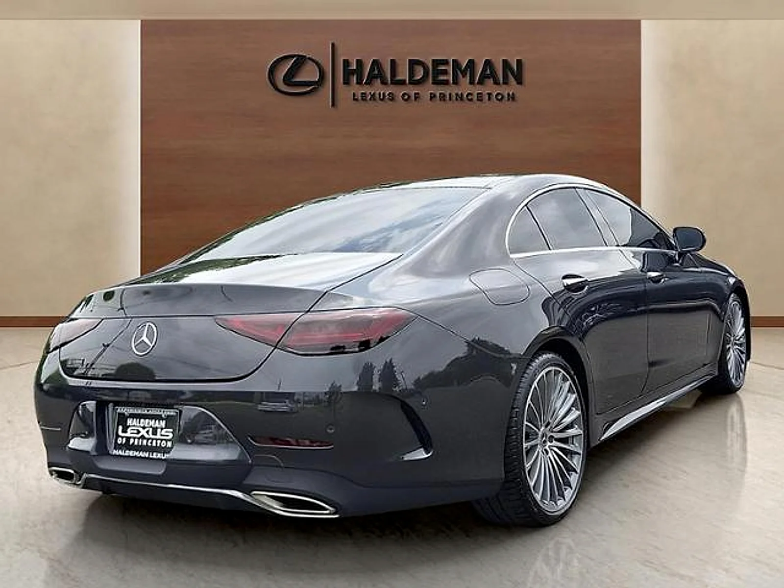 Used 2022 Obsidian Black Metallic Mercedes-Benz 4MATIC® image 6
