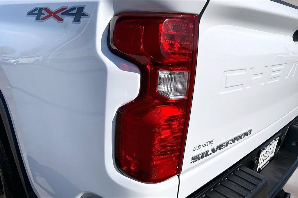 Used 2025 Summit White Chevrolet WT image 33