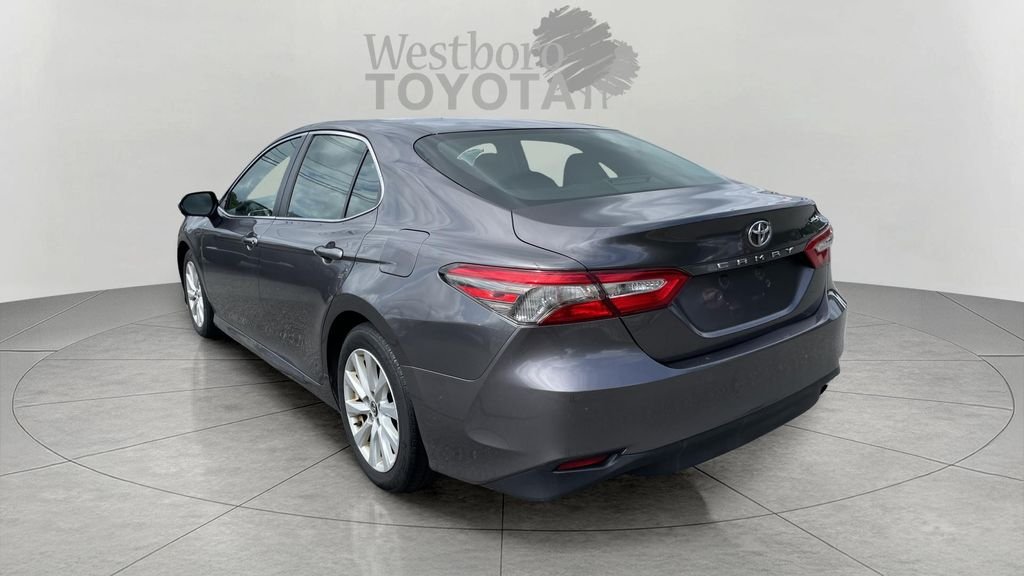 Used 2018 Gray Toyota LE image 4