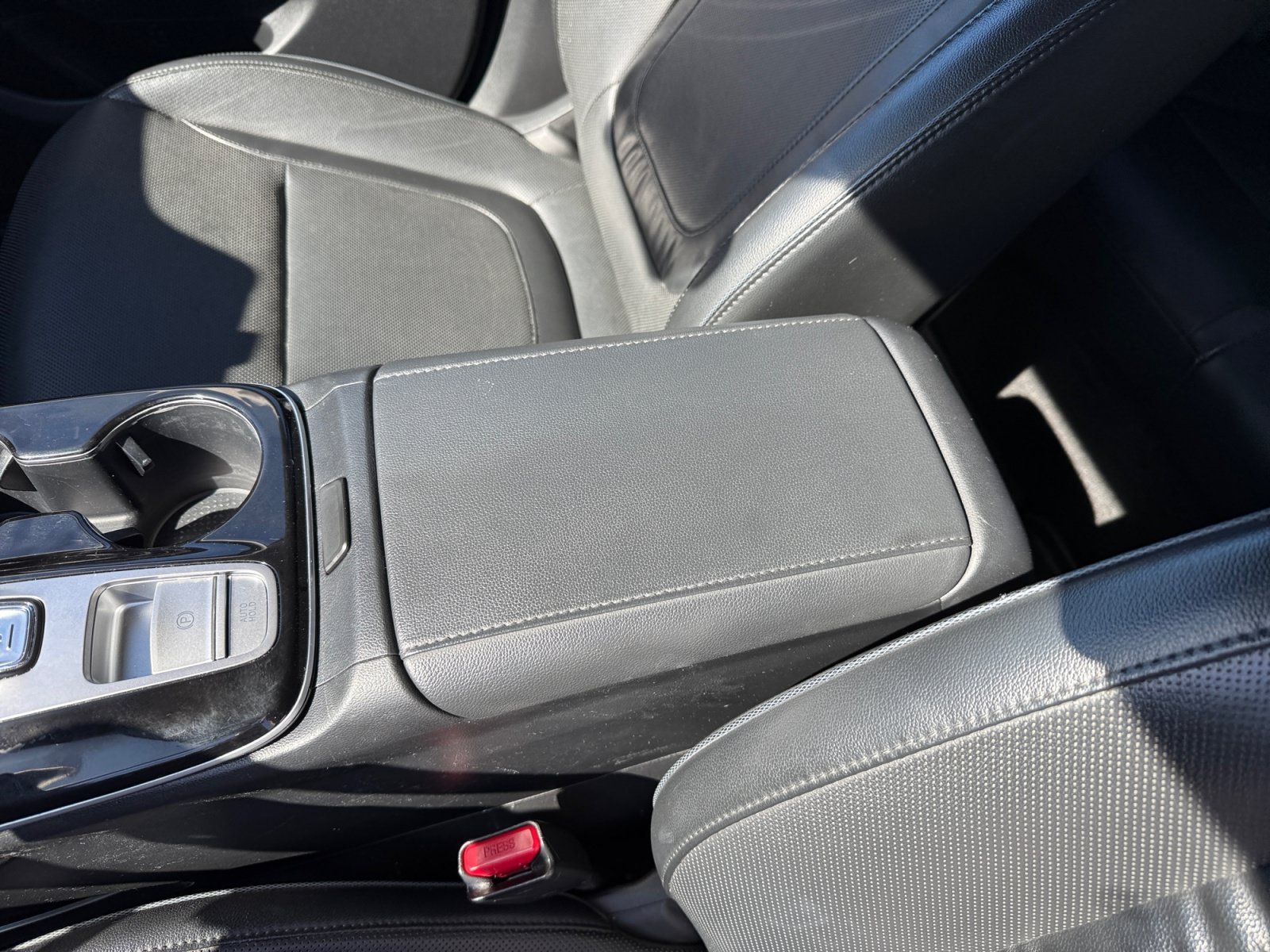 Certified Used 2024 Deep Sea Hyundai Limited image 14