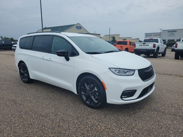 2026 Chrysler Pacifica Select - Photo 21