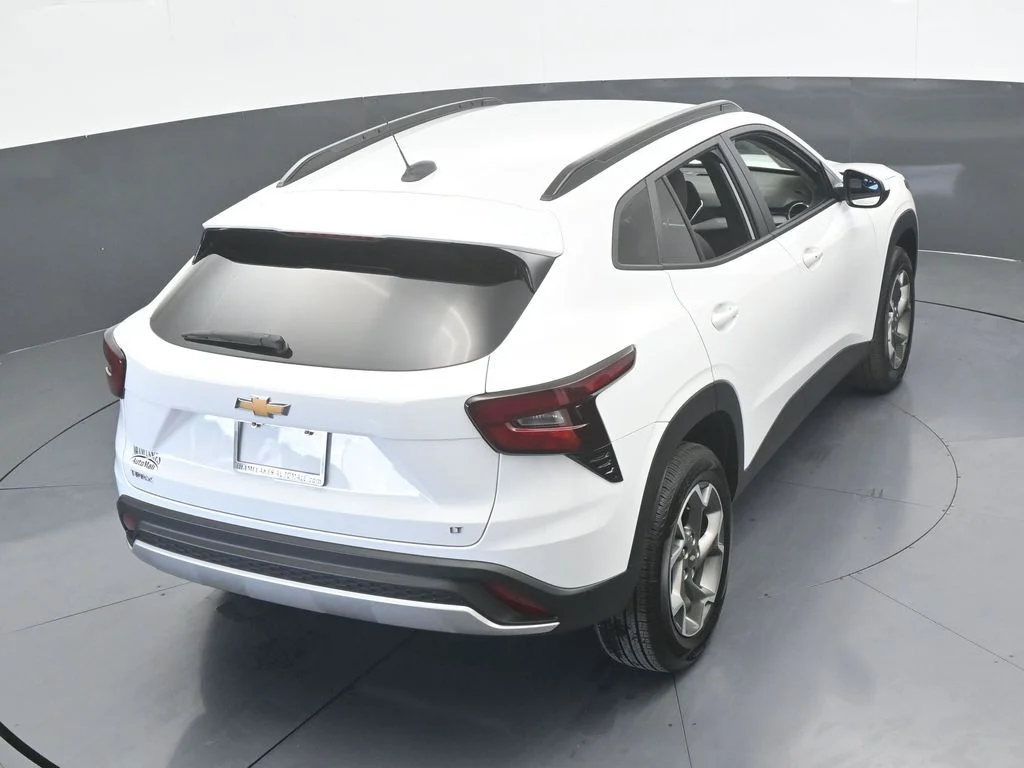 Used 2025 Summit White Chevrolet LT image 51