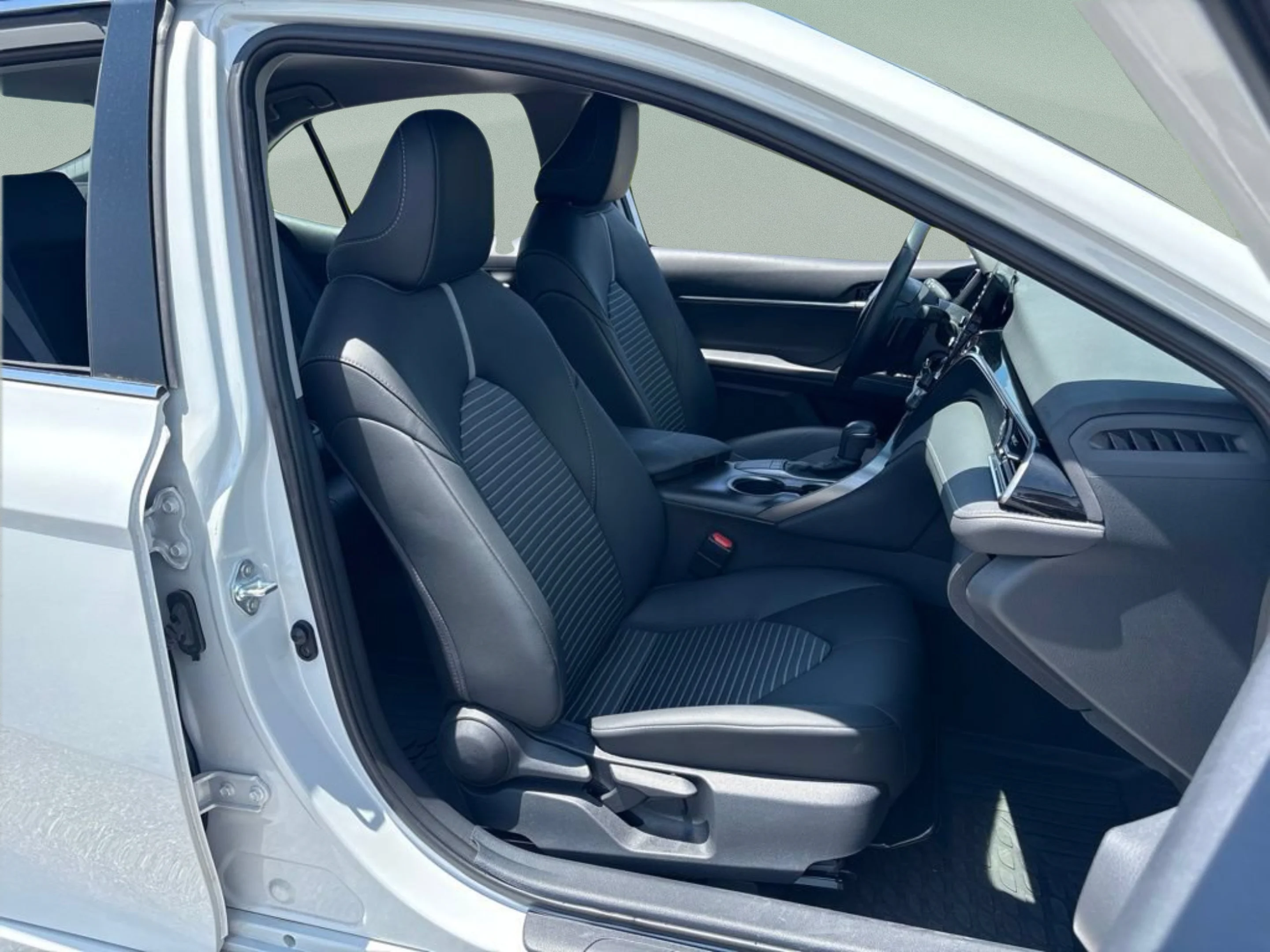 Used 2024 Ice Toyota SE image 23