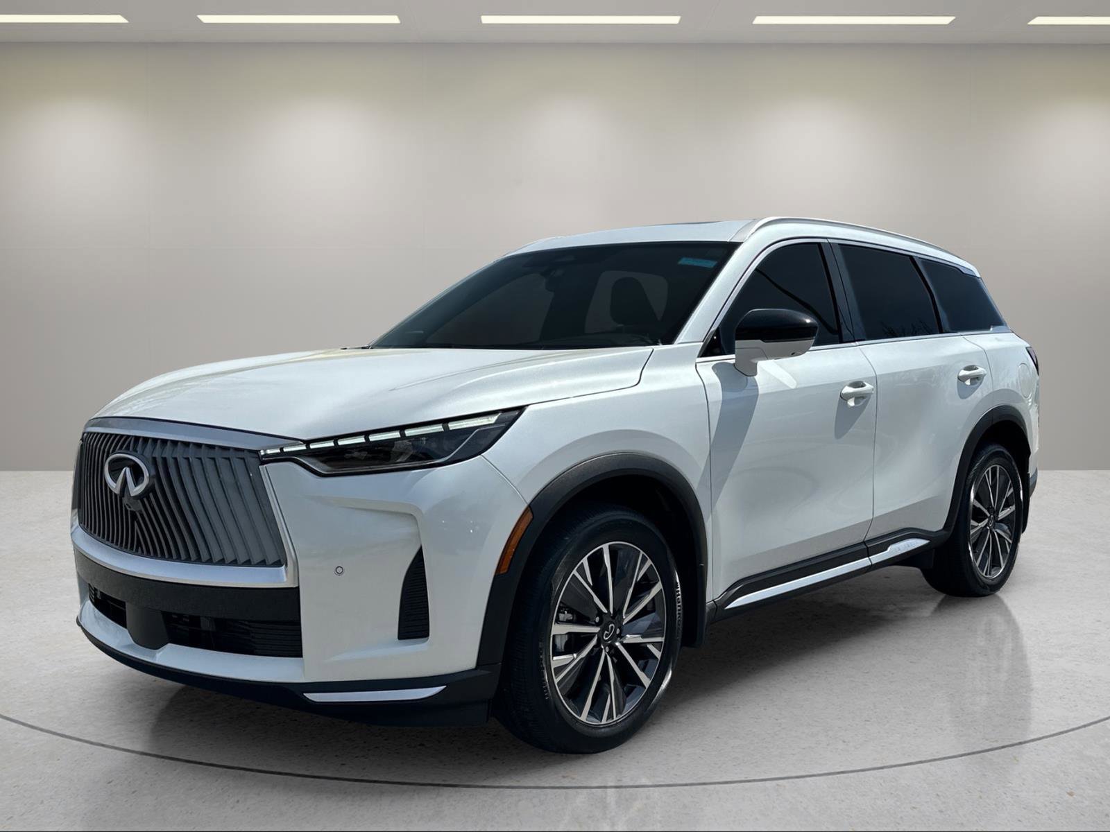 New 2026 Radiant White INFINITI LUXE image 1
