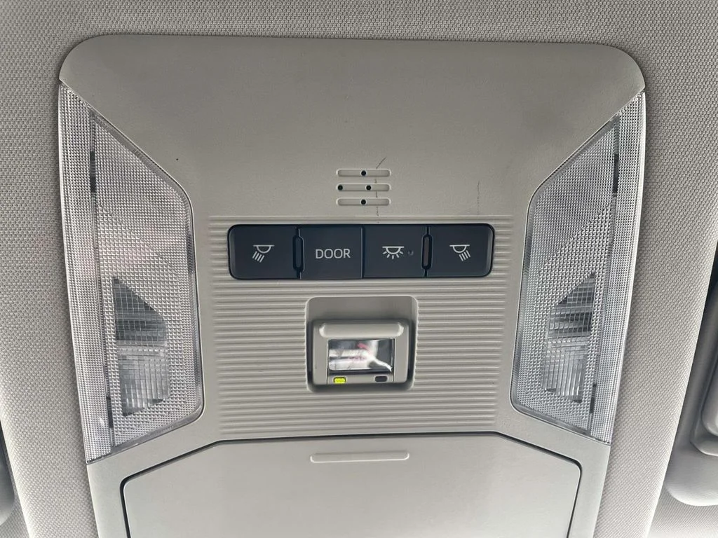 Used 2025 Silver Sky Metallic Toyota XLE image 21