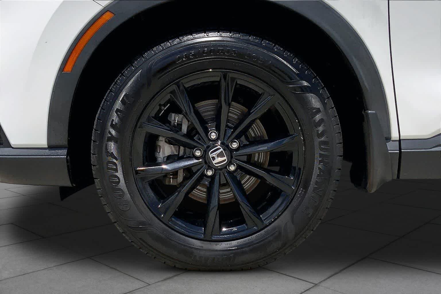 Used 2023 Platinum White Pearl Honda Sport image 11