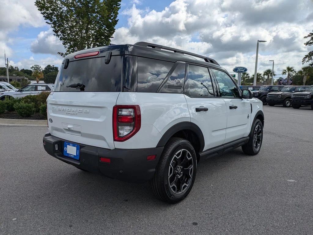 New 2026 Oxford White Ford Outer Banks image 4