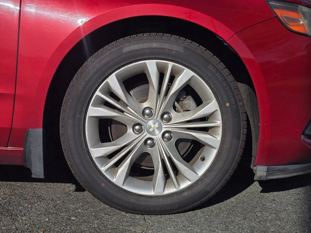Used 2014 Red Chevrolet LT image 32