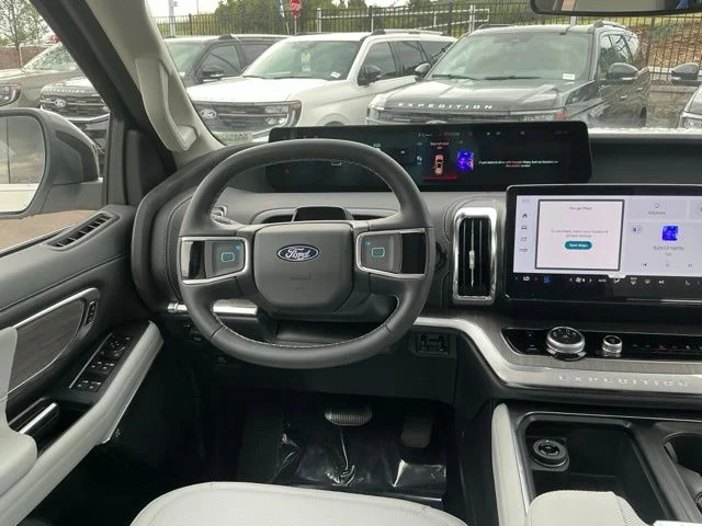 New 2026 Star White Metallic Tri-Coat Ford MAX Platinum® image 26