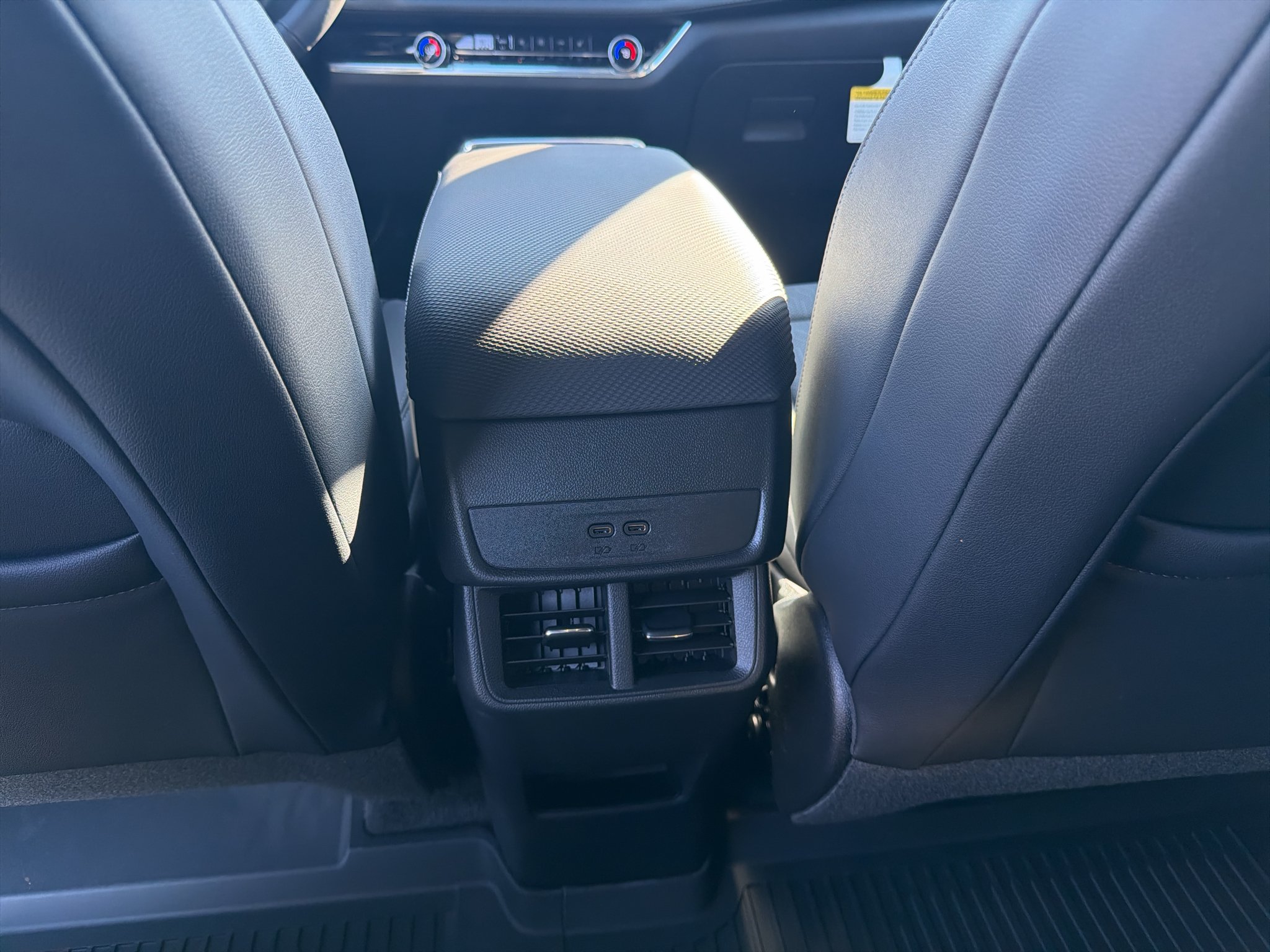 2027 Chevrolet Equinox LT - Photo 23