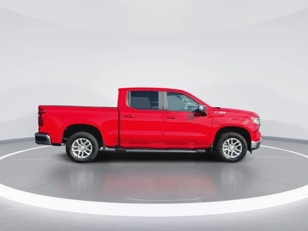 Used 2024 Red Chevrolet LT image 9